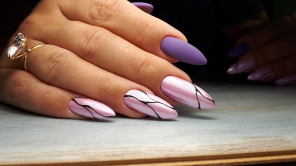 Нюдовый маникюр френч миндаль