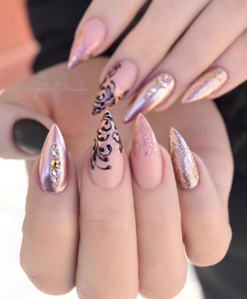 Белый френч 2022 миндалевидной формы