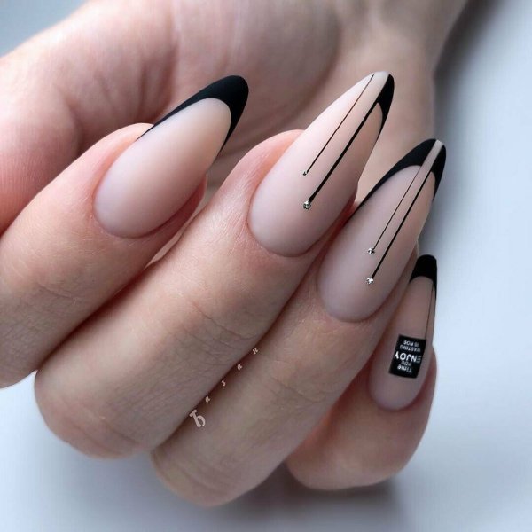 Птички на ногтях