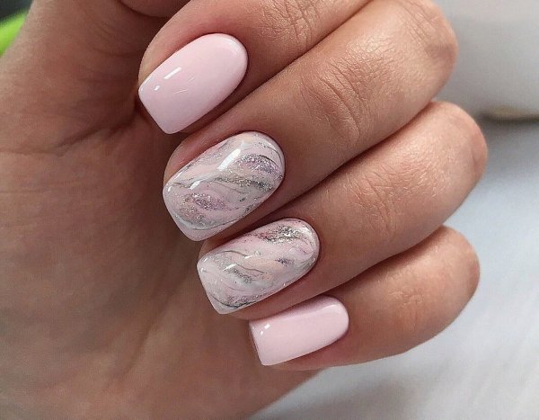 Маникюр на короткие ногти неж