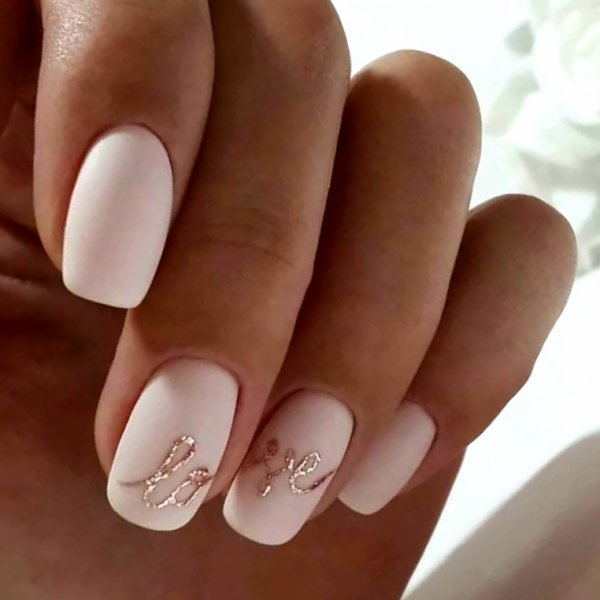 Нюдовый маникюр 2021 на короткие квадратные ногти