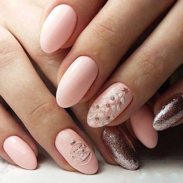 Красивый маникюр розового цвета