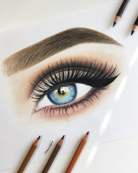 Нарисованные брови