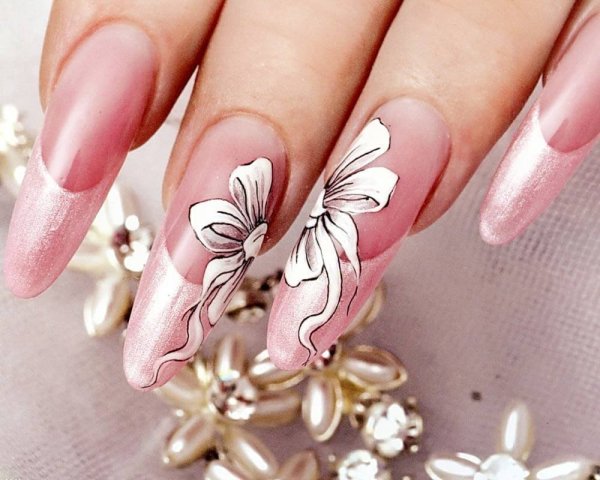Гелевые ногти с рисунком