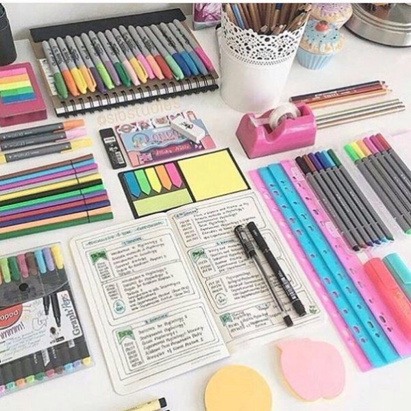 Эстетичные принадлежности для школы