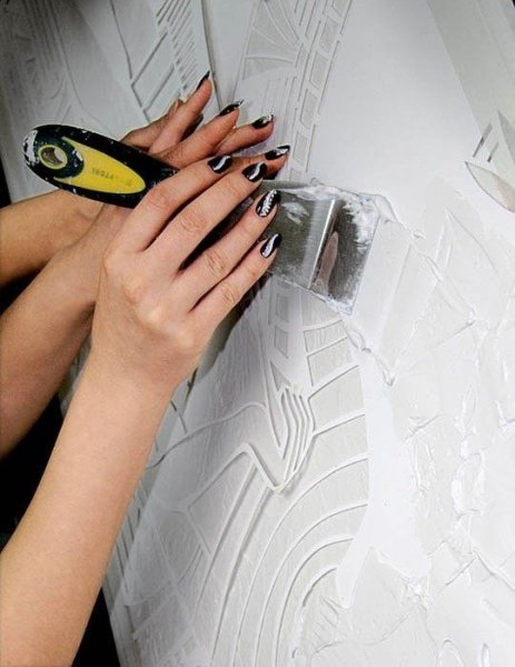 Декорирование стен шпаклевкой