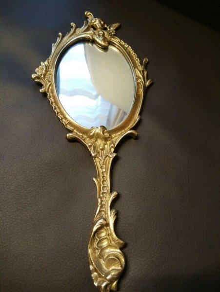 Старинное зеркало