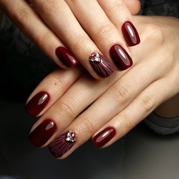 Маникюр бордо марсала бургунди