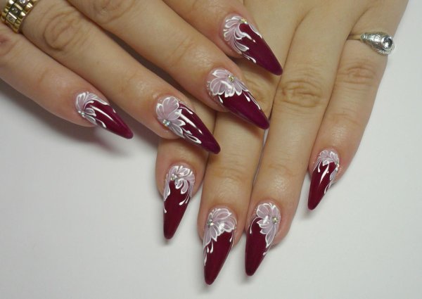 Бордовый шеллак на короткие ногти