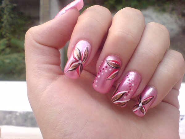 Женщины на ногтях рисунок