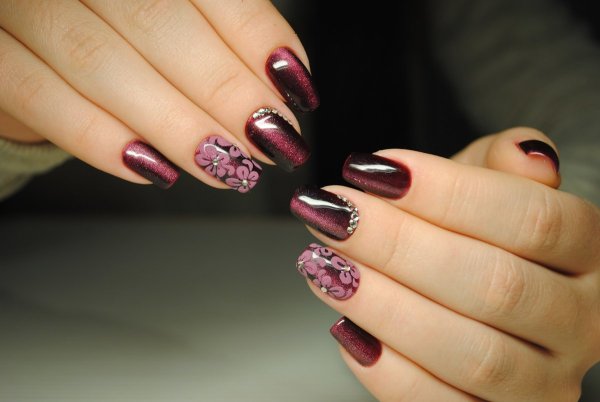 Маникюр кошачий глаз Бардо