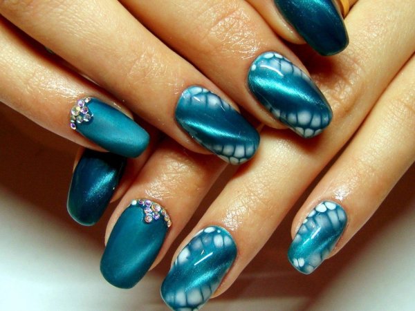 Маникюр кошачий глаз