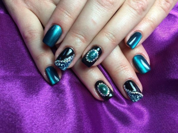 Маникюр кошачий глаз