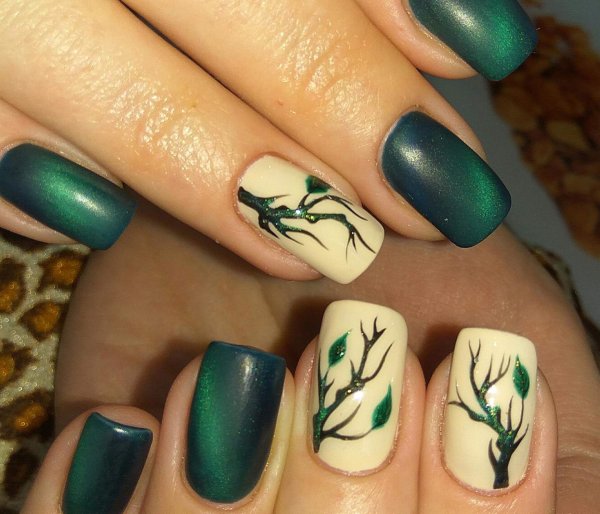 Ногти зеленого цвета с рисунком