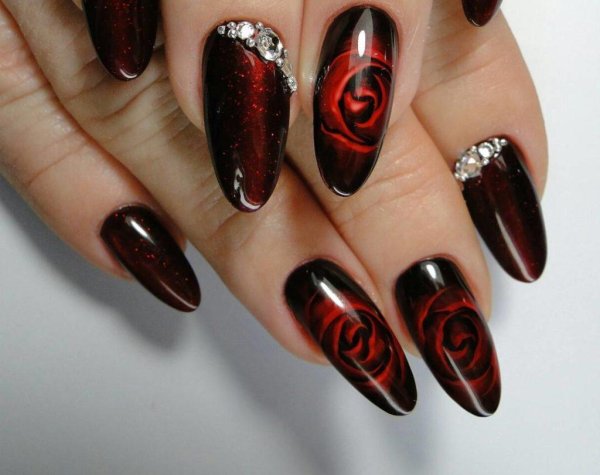 Дизайн ногтей красный кошачий глаз