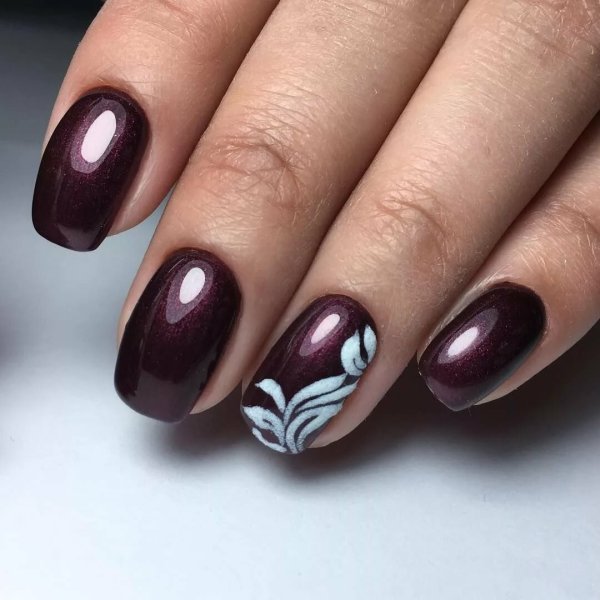 Кошачий глаз маникюр бордовый