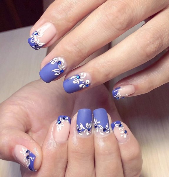 Синий френч на ногтях