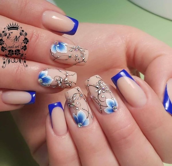 Фиолетовый френч миндаль