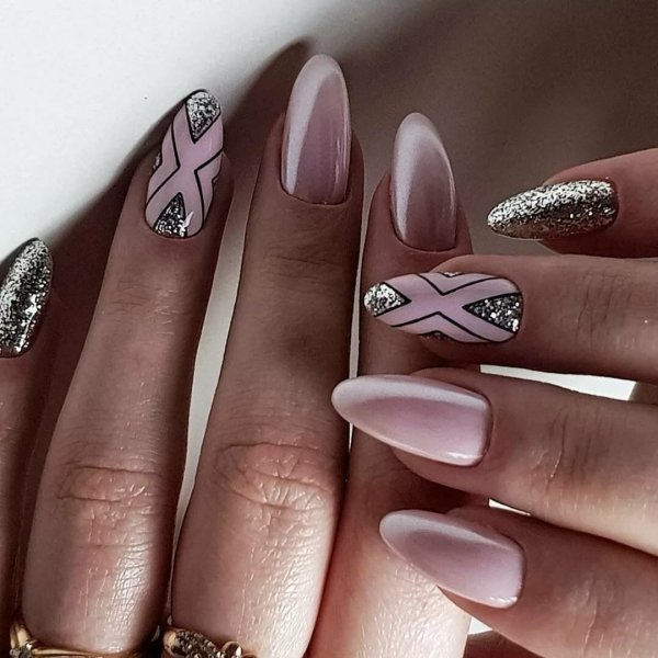 Маникюр втирка с блестками