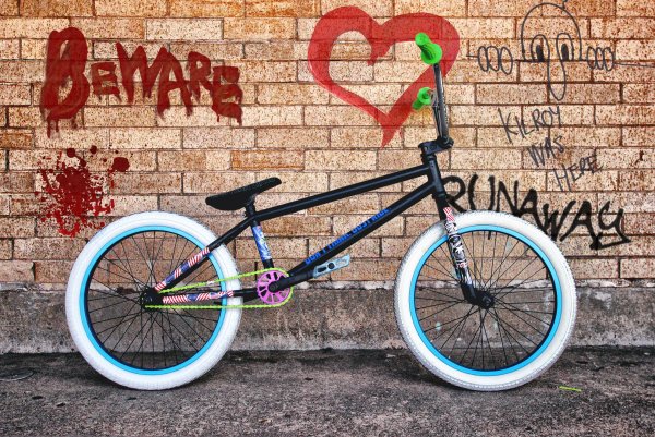 BMX обклеенный