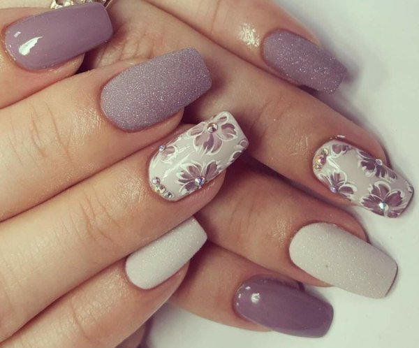 Нежно розовые ногти