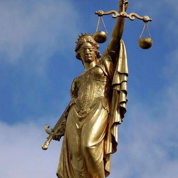 Богиня правосудия силуэт
