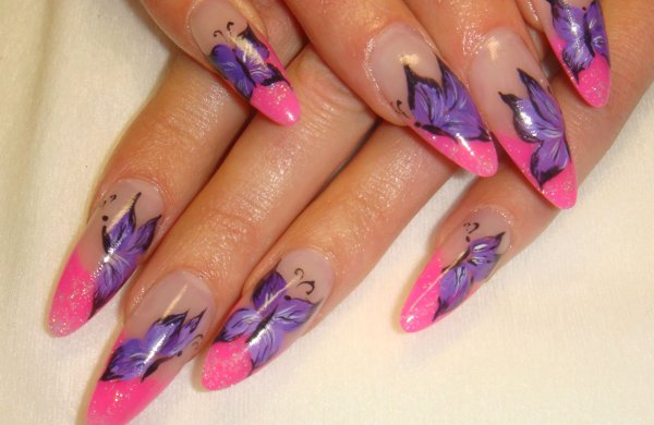 Маникюр французский с рисунком