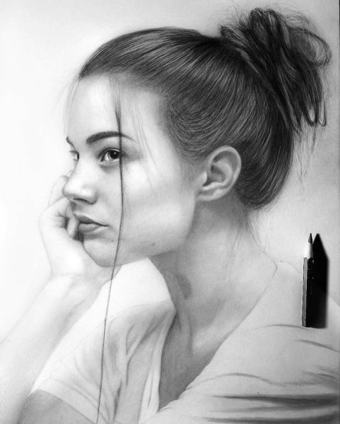 Девушка карандашом
