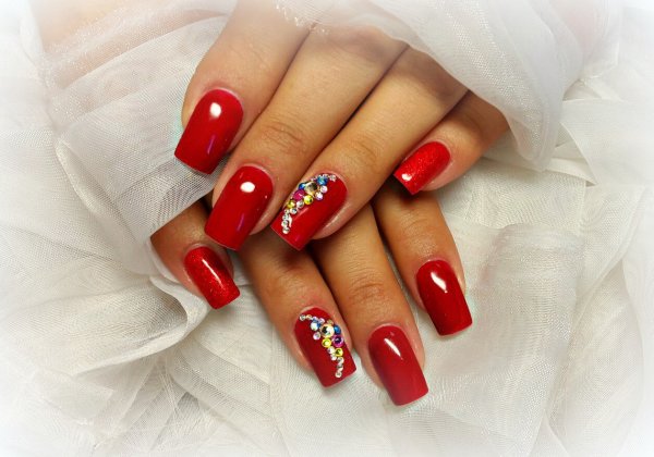 Красеыйманмкюр со стразами
