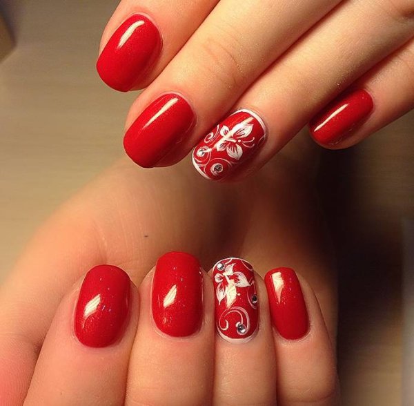 Ногти красные с белым