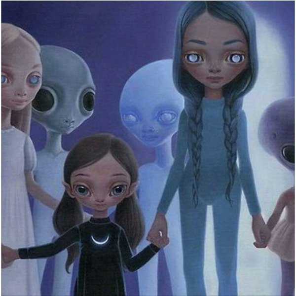 Красивая инопланетянка