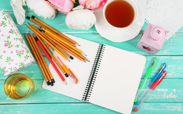 Канцелярия на столе