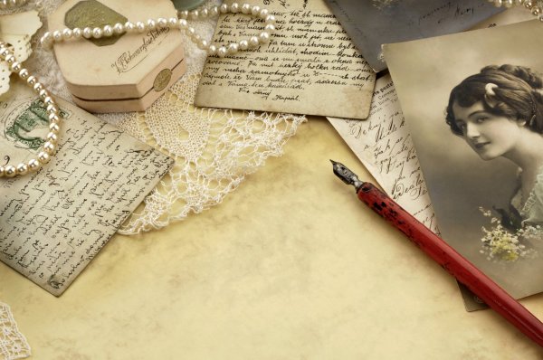 Красивый блокнот на столе