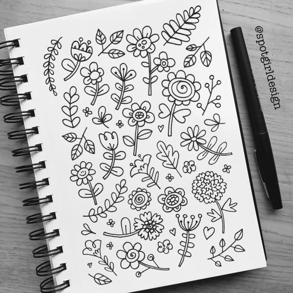 Чёрный блокнот с чёрными листами