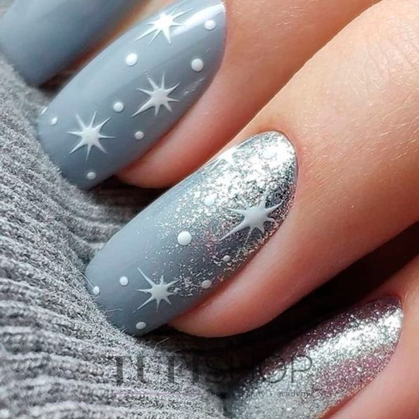 Зимний маникюр