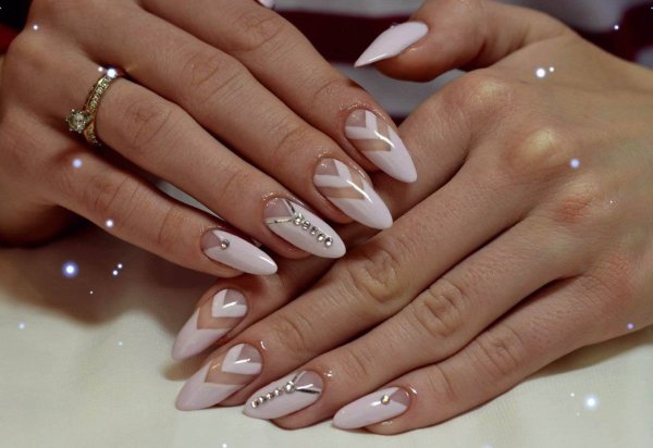 Маникюр френч с бабочками