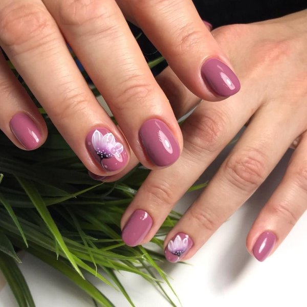 Красивые яркие ногти