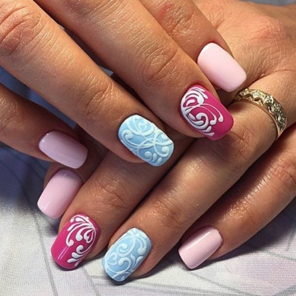 Маникюр вишня