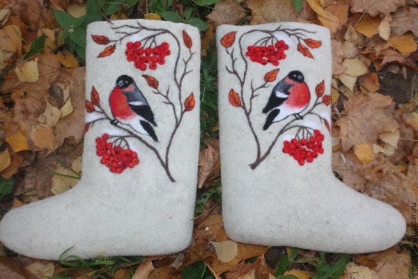 Валенки со снегирями