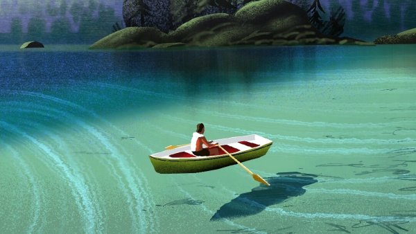 Лодка на прозрачной воде