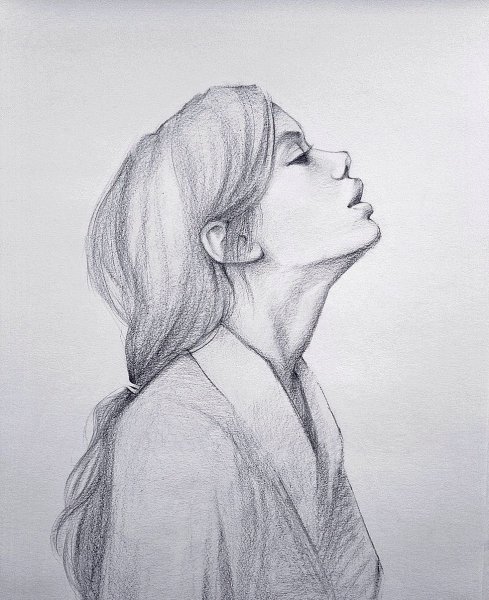 Девушка карандашом