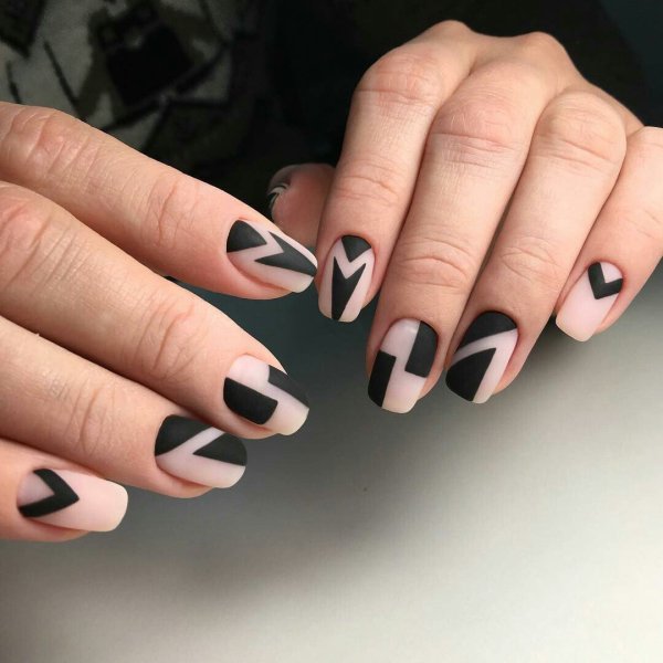 Геометрия на овальных ногтях