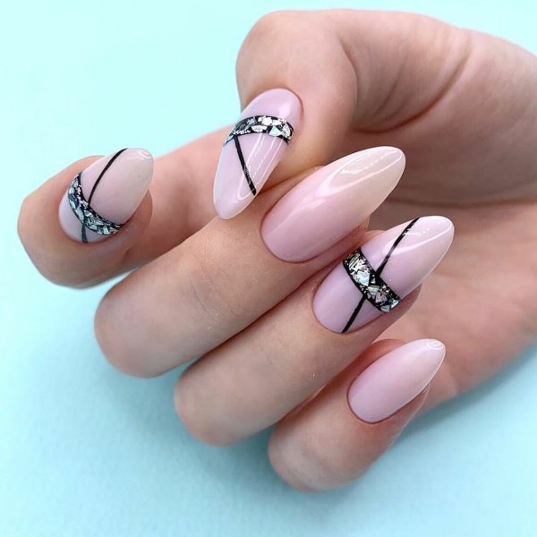 Геометрический маникюр