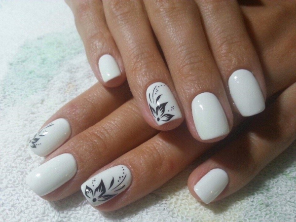 Белые узоры на ногтях