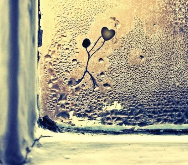 Рисование на запотевшем стекле