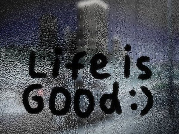 Рисунки на запотевшем окне