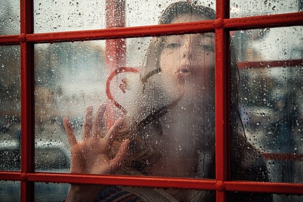 День рисования на запотевшем стекле