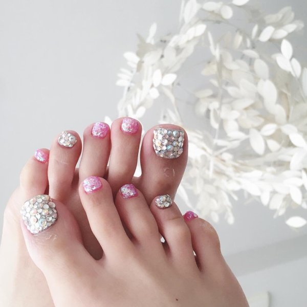 Летний педикюр