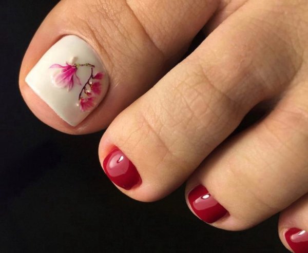 Красивый педикюр