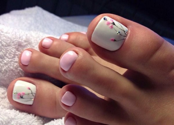 Дизайн ногтей на ногах